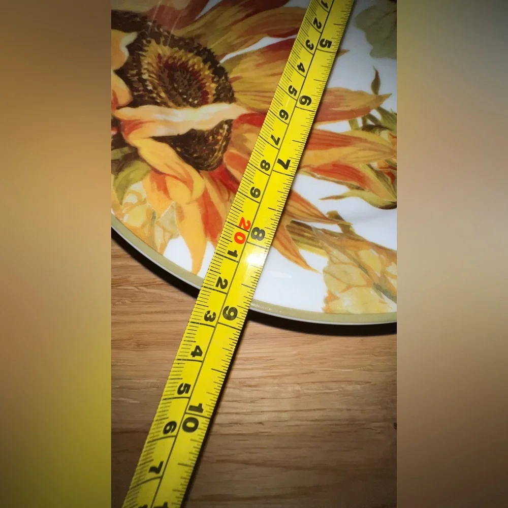 6 Williams Sonoma Botanical Sunflower Salad Plates set of (Six) 8.75”